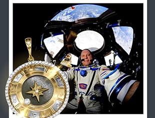 Космическая подвеска «Семейная реликвия», побывавшая на МКС, была продана на благотворительном аукционе за 375 000 рублей!